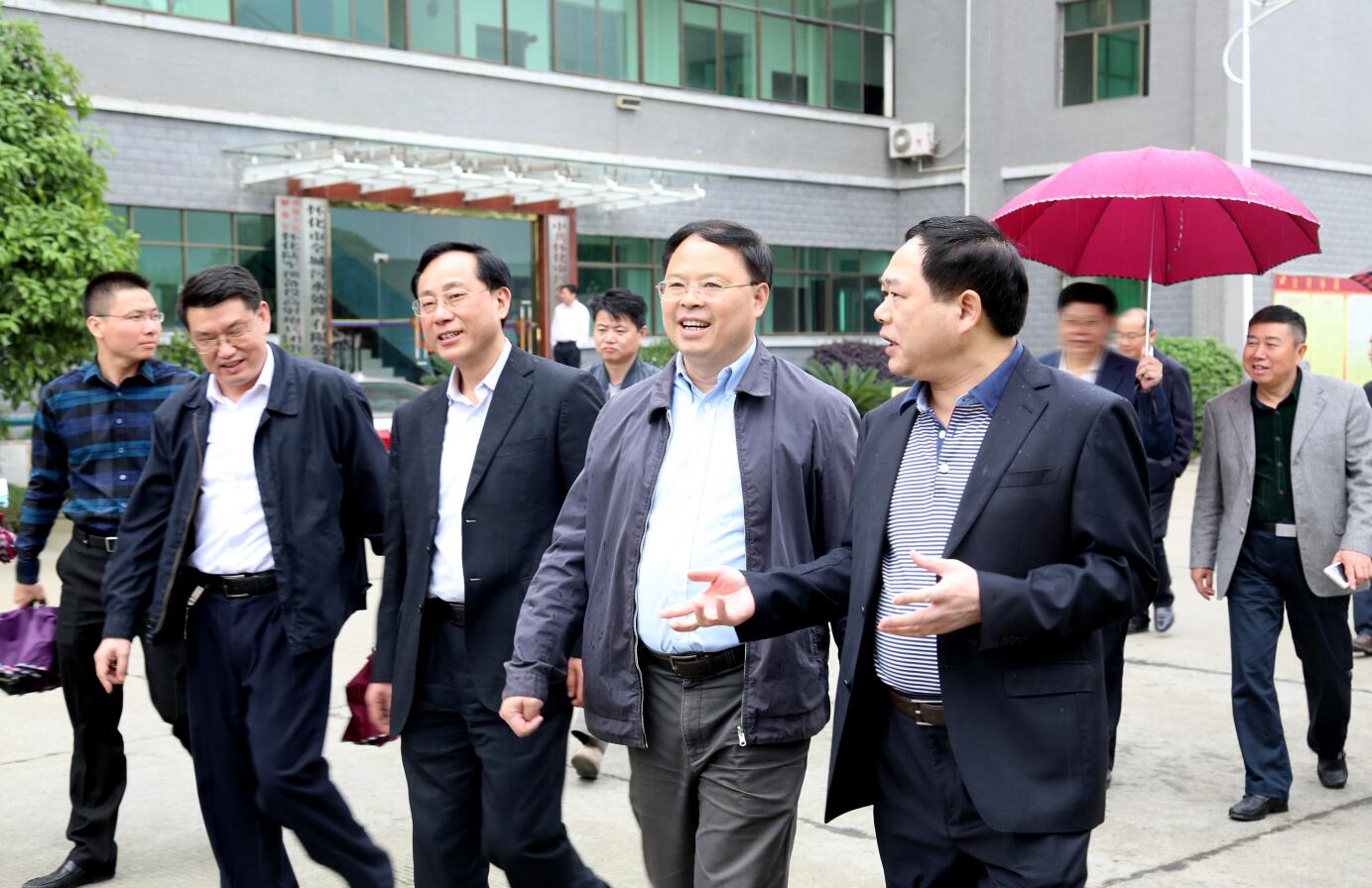 2015年4月，省委常委副省長張劍飛蒞臨公司視察.JPG